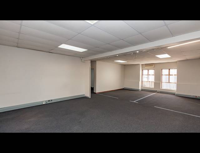 255M² OFFICE TO LET IN ROBINDALE